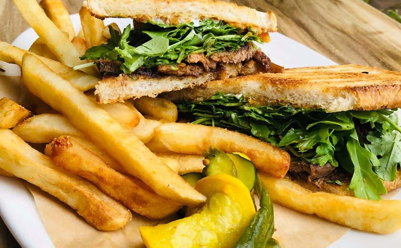 Enjoy Australian, Seafood and International cuisine at Settlers Tavern in Margaret River, Mandurah, Bunbury & South West